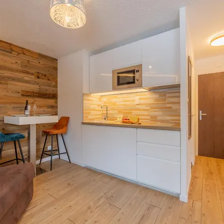 Апартаменти Lachenal C103 - Happy *